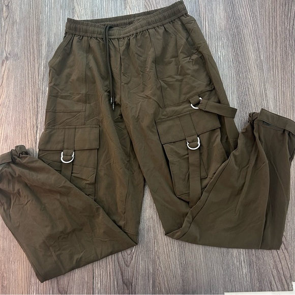 Alo Yoga City Wise Cargo Pants size S - Picture 4 of 12